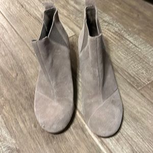 Tom’s bootie wedges size 8